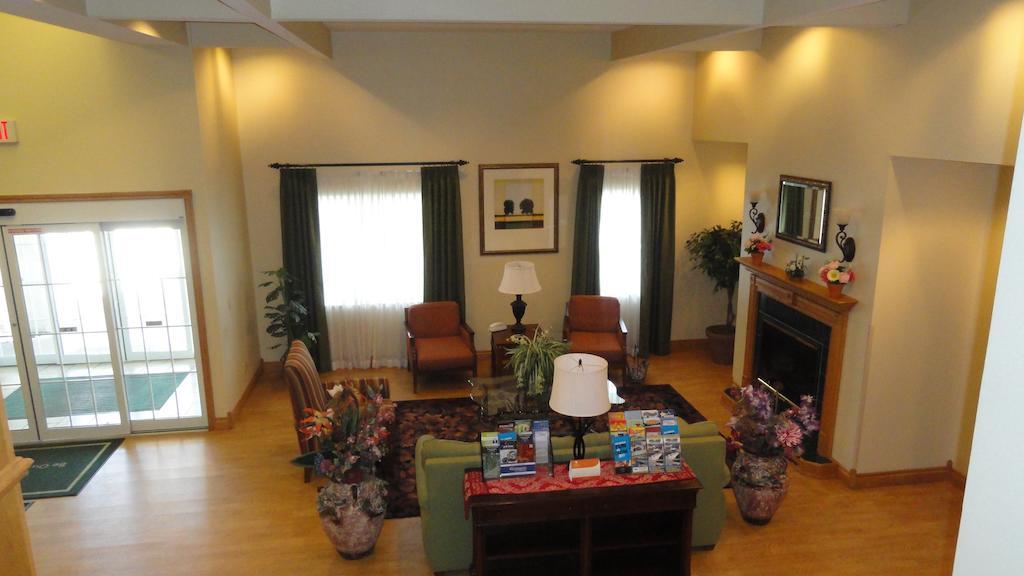 Hotel Country & By Radisson, Kalamazoo, Mi